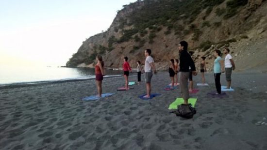 TADASANA PLAGE UCPA YOGA IYENGAR